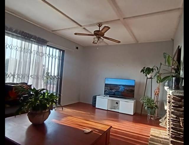 3 BEDROOM HOUSE FOR SALE IN BLUFF